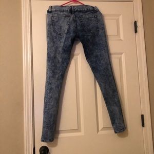 Washed color jeans